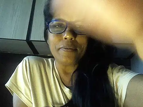 Snapshot of MsAttitude chatting on October 2025 11:21:02 AM MsAttitude online show from October 2025 11:21:02 AM