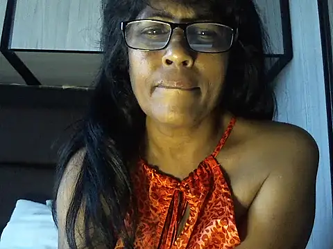 Snapshot of MsAttitude chatting on February 2026 06:11:02 AM MsAttitude online show from February 2026 06:11:02 AM