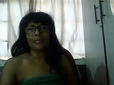 Snapshot of MsAttitude chatting on November 2025 06:34:01 AM MsAttitude online show from November 2025 06:34:01 AM