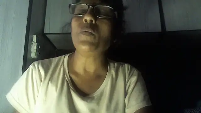 Snapshot of MsAttitude chatting on December 2025 11:32:01 AM MsAttitude online show from December 2025 11:32:01 AM