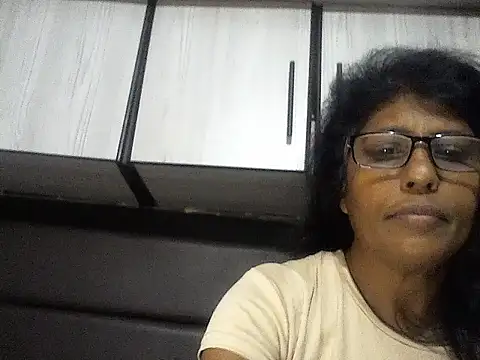 Snapshot of MsAttitude chatting on September 2025 07:03:01 AM MsAttitude online show from September 2025 07:03:01 AM