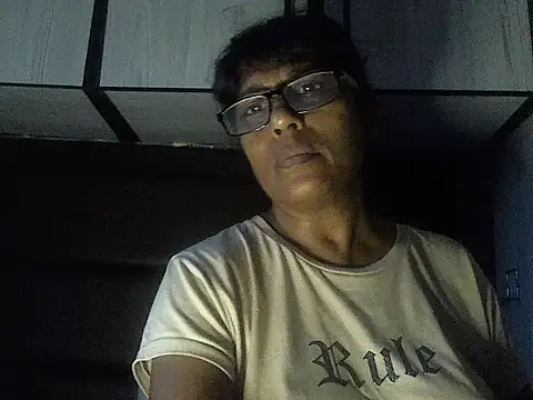 Snapshot of MsAttitude chatting on December 2025 06:15:01 AM MsAttitude online show from December 2025 06:15:01 AM