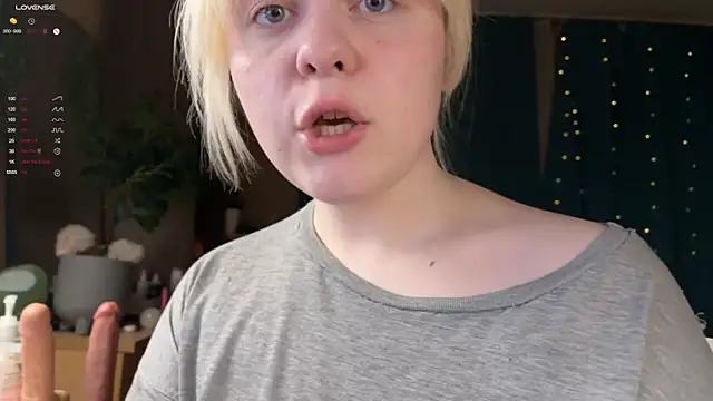 LisaLaas online show from March 2026 11:49:01 PM