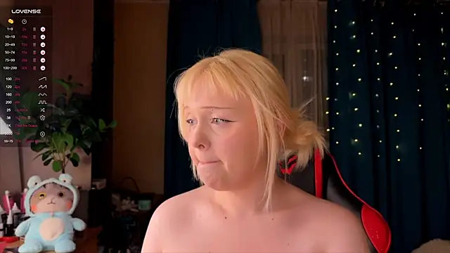 LisaLaas online show from October 2025 07:04:01 PM