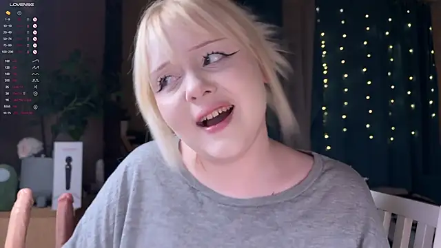 LisaLaas online show from March 2026 07:06:02 PM