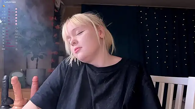 LisaLaas online show from November 2025 08:51:01 PM