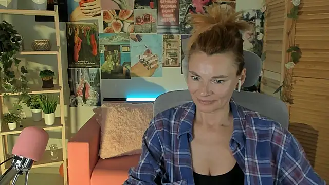 MistyBarnes online show from March 2025 03:30:01 PM