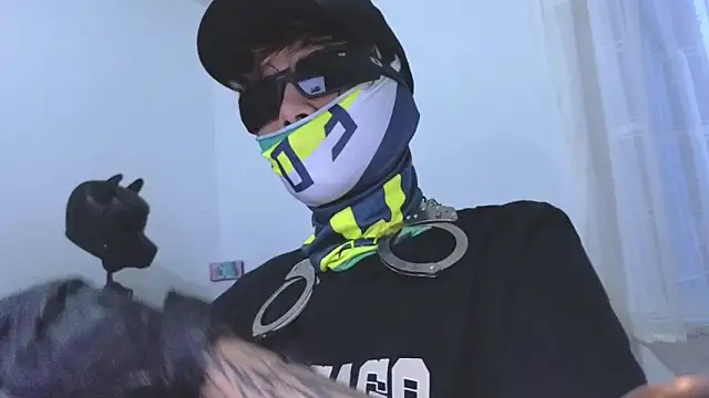 Snapshot of AcidMilo chatting on February 2025 11:11:02 PM AcidMilo online show from February 2025 11:11:02 PM