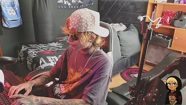 Snapshot of AcidMilo chatting on November 2025 05:24:01 PM AcidMilo online show from November 2025 05:24:01 PM