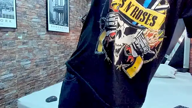 Snapshot of AcidMilo chatting on December 2024 11:27:01 AM AcidMilo online show from December 2024 11:27:01 AM