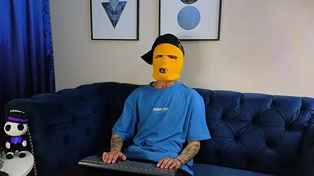 Snapshot of AcidMilo chatting on March 2025 02:58:02 PM AcidMilo online show from March 2025 02:58:02 PM