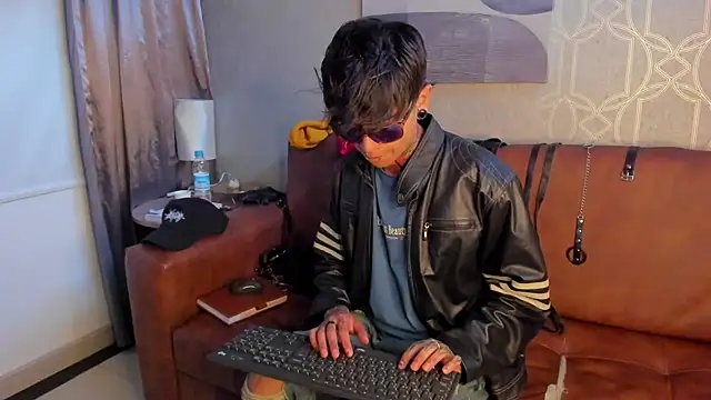 Snapshot of AcidMilo chatting on December 2024 02:41:01 PM AcidMilo online show from December 2024 02:41:01 PM