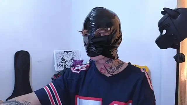 Snapshot of AcidMilo chatting on February 2025 10:09:01 PM AcidMilo online show from February 2025 10:09:01 PM