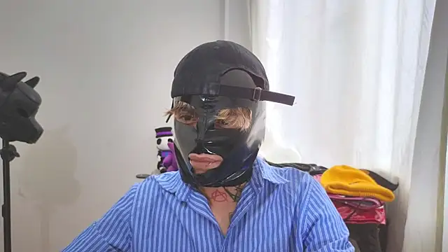 Snapshot of AcidMilo chatting on March 2025 08:34:01 PM AcidMilo online show from March 2025 08:34:01 PM