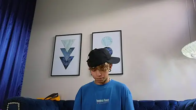 Snapshot of AcidMilo chatting on March 2025 06:03:02 PM AcidMilo online show from March 2025 06:03:02 PM