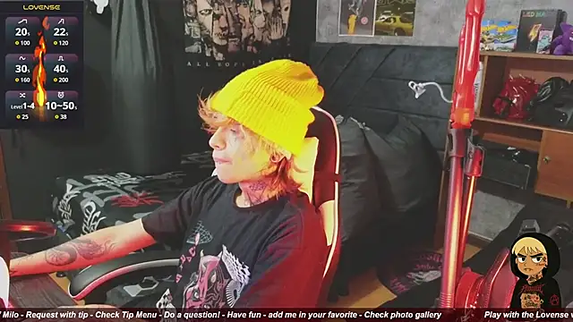 Snapshot of AcidMilo chatting on November 2025 10:32:01 PM AcidMilo online show from November 2025 10:32:01 PM