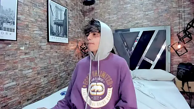 Snapshot of AcidMilo chatting on December 2024 12:00:02 PM AcidMilo online show from December 2024 12:00:02 PM