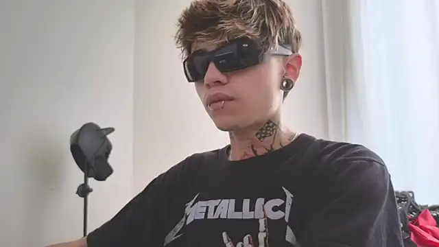 Snapshot of AcidMilo chatting on March 2025 09:05:02 PM AcidMilo online show from March 2025 09:05:02 PM