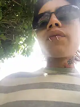 Snapshot of AcidMilo chatting on November 2025 06:00:02 PM AcidMilo online show from November 2025 06:00:02 PM