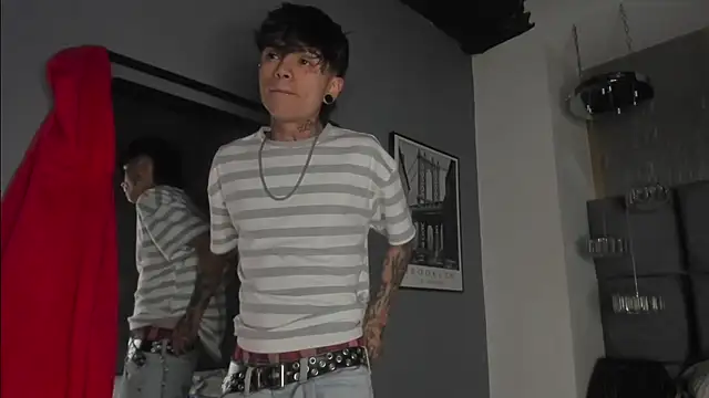 Snapshot of AcidMilo chatting on December 2024 12:49:01 PM AcidMilo online show from December 2024 12:49:01 PM