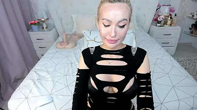 Snapshot of HottieSweetBritney chatting on May 2026 01:26:08 AM HottieSweetBritney online show from May 2026 01:26:08 AM