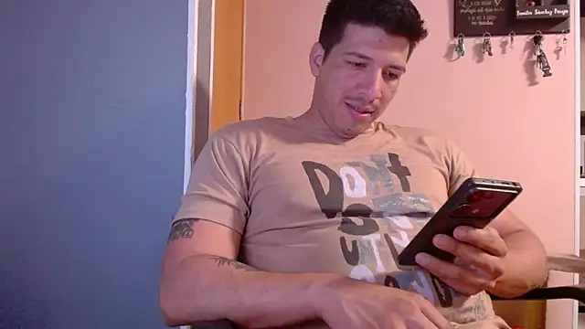 Snapshot of Karen_sex92 chatting on March 2026 07:32:01 PM Karen sex92 online show from March 2026 07:32:01 PM