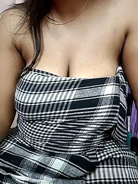 Snapshot of Nia__09 chatting on February 2025 10:25:02 PM Nia 09 online show from February 2025 10:25:02 PM