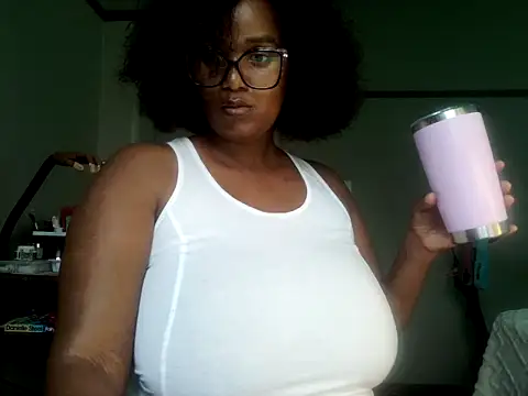 Snapshot of Charlie-Crawford chatting on September 2025 06:53:01 AM Charlie-Crawford online show from September 2025 06:53:01 AM
