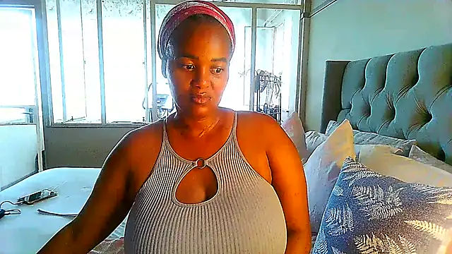 Snapshot of Charlie-Crawford chatting on March 2025 05:05:01 AM Charlie-Crawford online show from March 2025 05:05:01 AM
