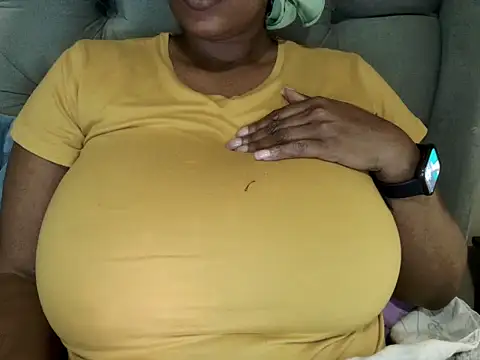 Snapshot of Charlie-Crawford chatting on July 2026 04:26:02 PM Charlie-Crawford online show from July 2026 04:26:02 PM