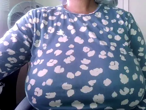 Snapshot of Charlie-Crawford chatting on July 2026 07:26:01 AM Charlie-Crawford online show from July 2026 07:26:01 AM