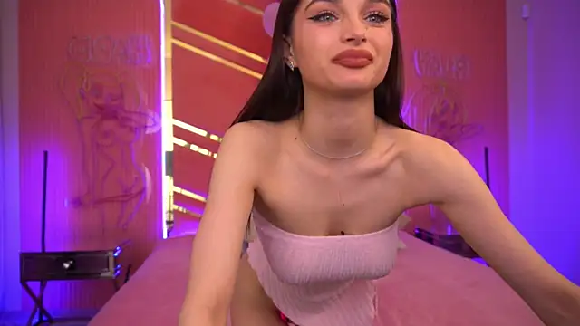 Snapshot of LittleeCutee chatting on March 2025 02:53:01 AM LittleeCutee online show from March 2025 02:53:01 AM