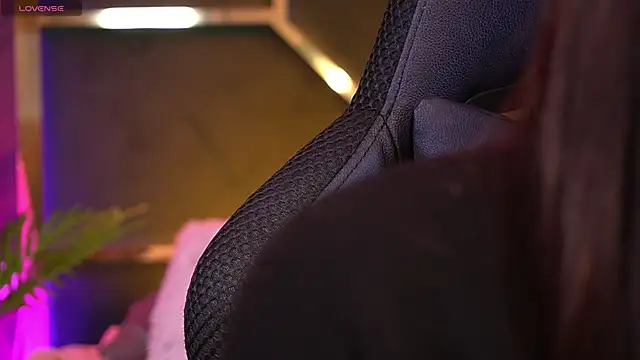 Snapshot of LittleeCutee chatting on October 2025 07:29:02 AM LittleeCutee online show from October 2025 07:29:02 AM