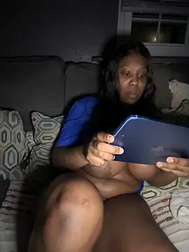 Snapshot of 1Topgyal chatting on February 2025 04:27:01 AM 1Topgyal online show from February 2025 04:27:01 AM