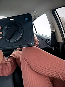 1Topgyal online show from December 2025 04:18:01 PM