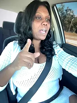 1Topgyal online show from November 2025 05:49:02 PM