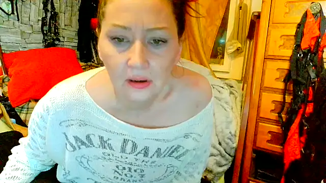 dominatrixredsonyja online show from March 2026 10:00:02 PM