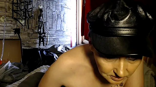Snapshot of dominatrixredsonyja chatting on July 2026 04:57:02 AM dominatrixredsonyja online show from July 2026 04:57:02 AM