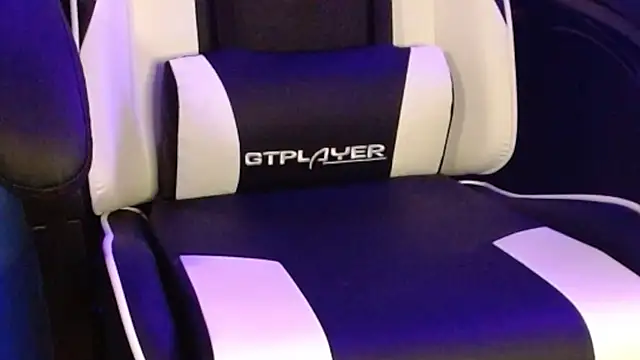 Snapshot of CrossyAayesha chatting on October 2025 03:45:02 PM CrossyAayesha online show from October 2025 03:45:02 PM