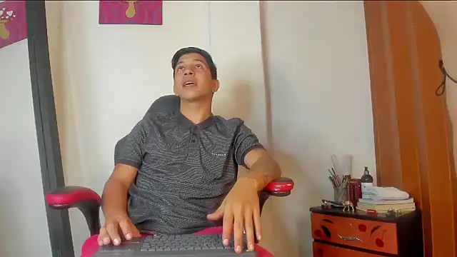 sophieandmarkls online show from March 2025 11:01:02 PM