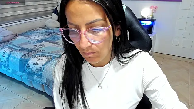 alma blue online show from May 2026 08:28:01 PM