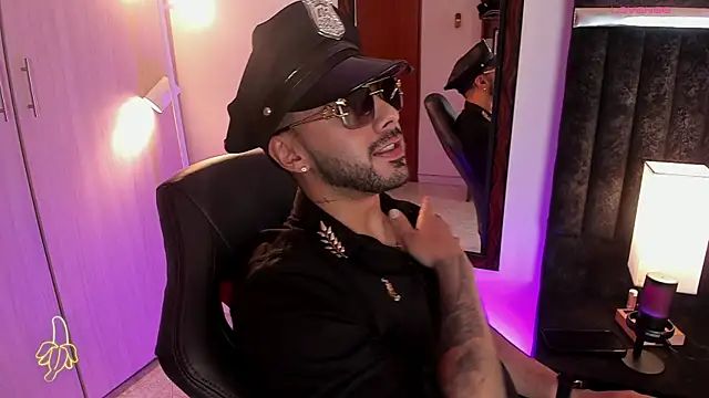 Snapshot of ItsMeEros chatting on November 2025 10:03:02 PM ItsMeEros online show from November 2025 10:03:02 PM