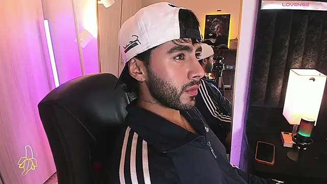 ItsMeEros online show from June 2026 11:09:01 PM