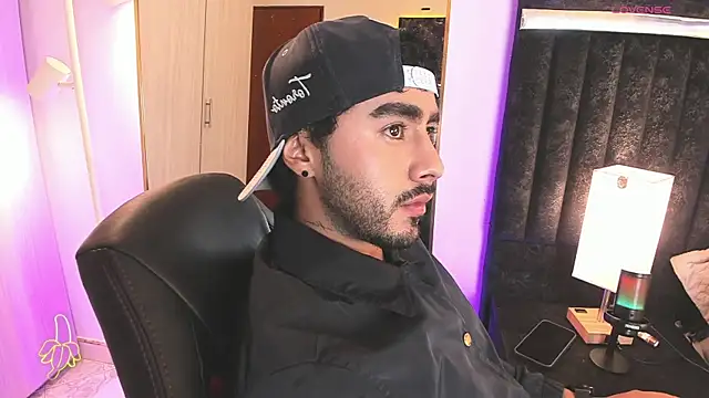 ItsMeEros online show from April 2026 10:24:02 PM