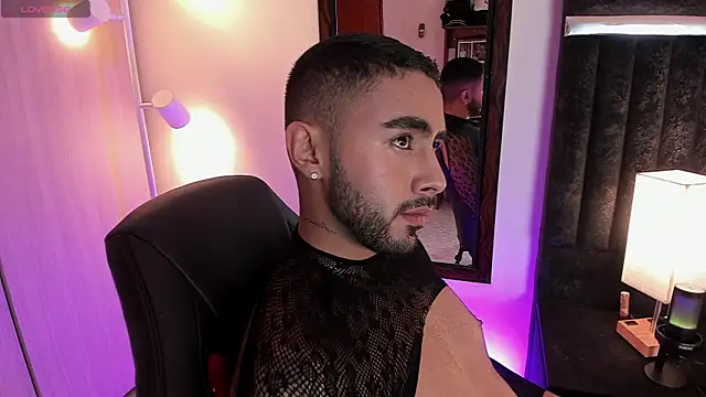 Snapshot of ItsMeEros chatting on November 2025 11:30:02 PM ItsMeEros online show from November 2025 11:30:02 PM