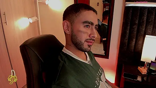 Snapshot of ItsMeEros chatting on October 2025 09:15:02 PM ItsMeEros online show from October 2025 09:15:02 PM