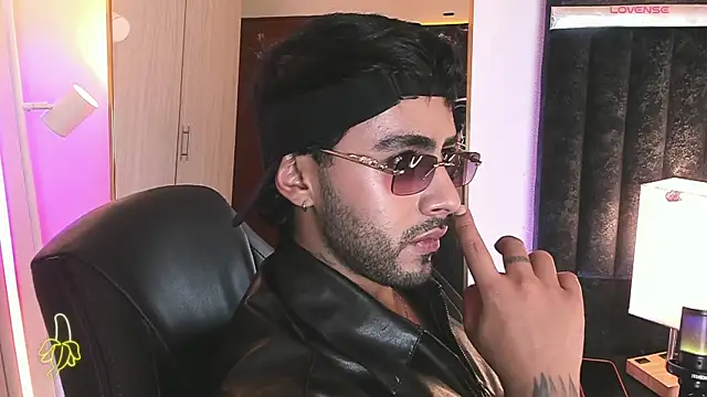 ItsMeEros online show from May 2026 11:30:01 PM