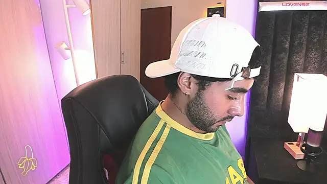 ItsMeEros online show from April 2026 11:11:01 PM