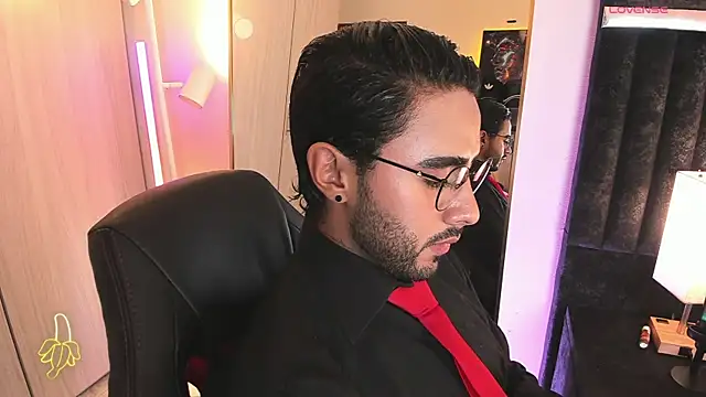 ItsMeEros online show from April 2026 08:55:01 PM