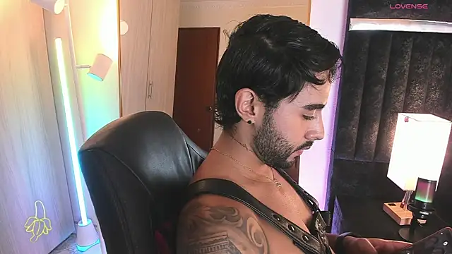 ItsMeEros online show from April 2026 11:31:01 PM